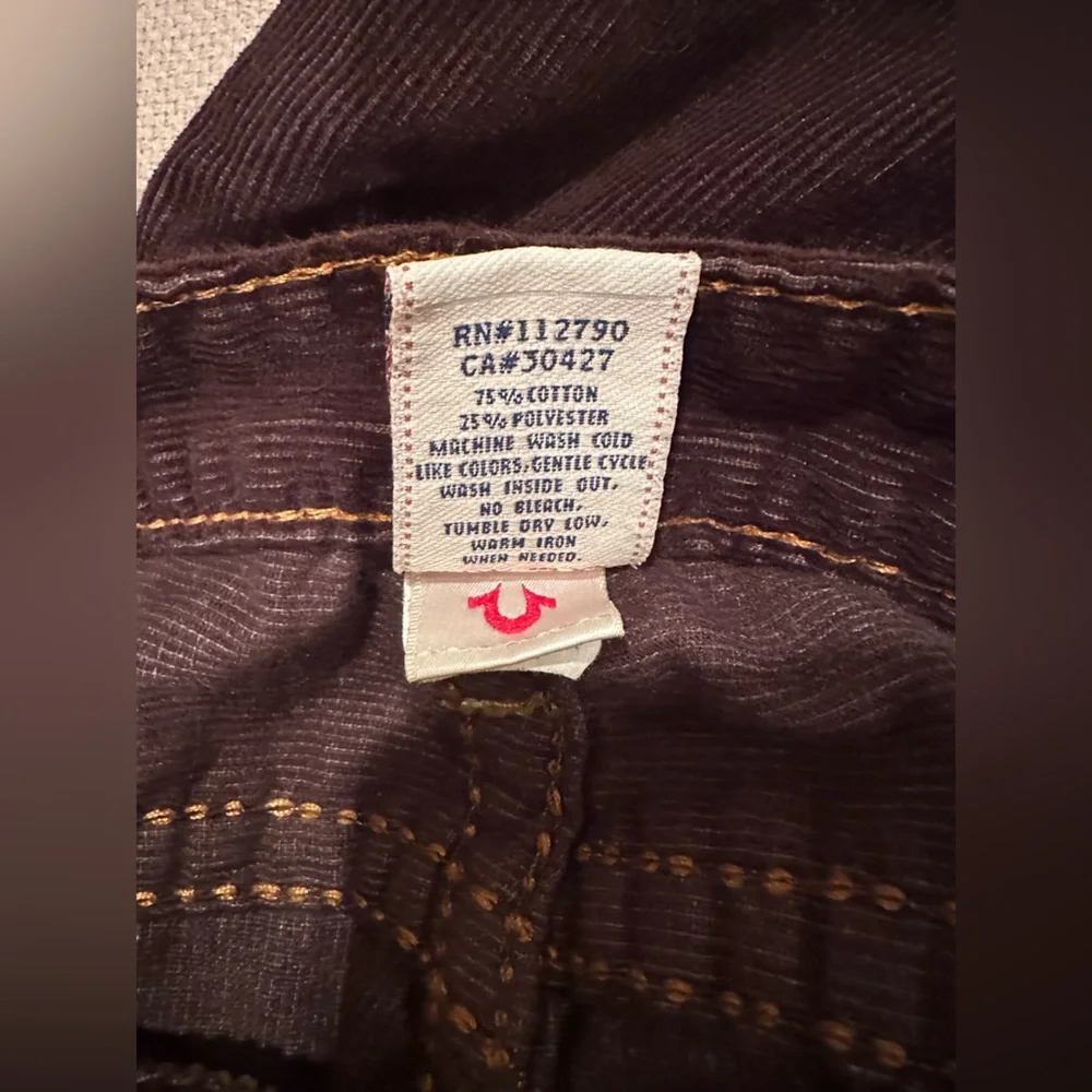 True Religion - Picture 5 of 8